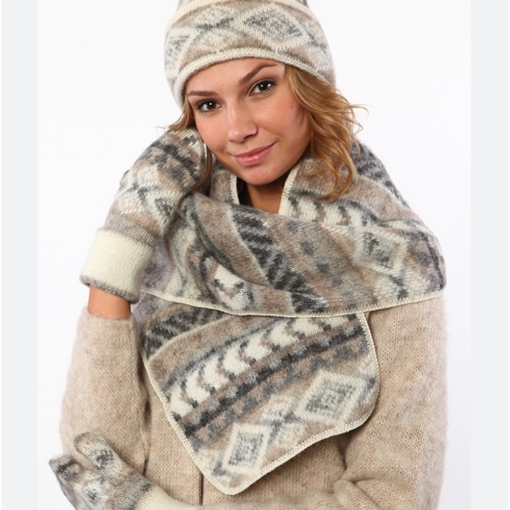 ✨FREYJA  100% Icelandic Wool Scarf